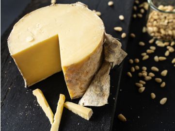 Cave Aged | Farmhouse Cheddar